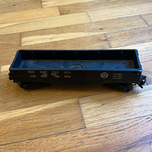 Vintage Lionel Rail Car - Picture 1 of 4